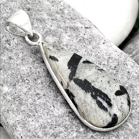 Natural Hornblende stone Sterling silver pendant - Picture 3 of 8